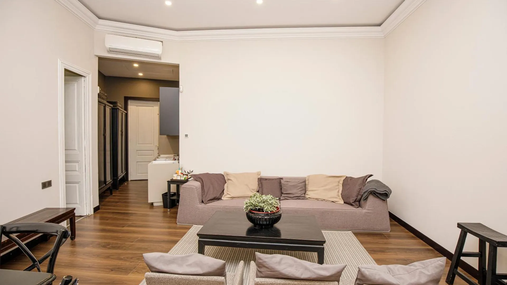 Beautiful Trendy Spacious Apartment Very Central Location 巴塞罗那 西班牙