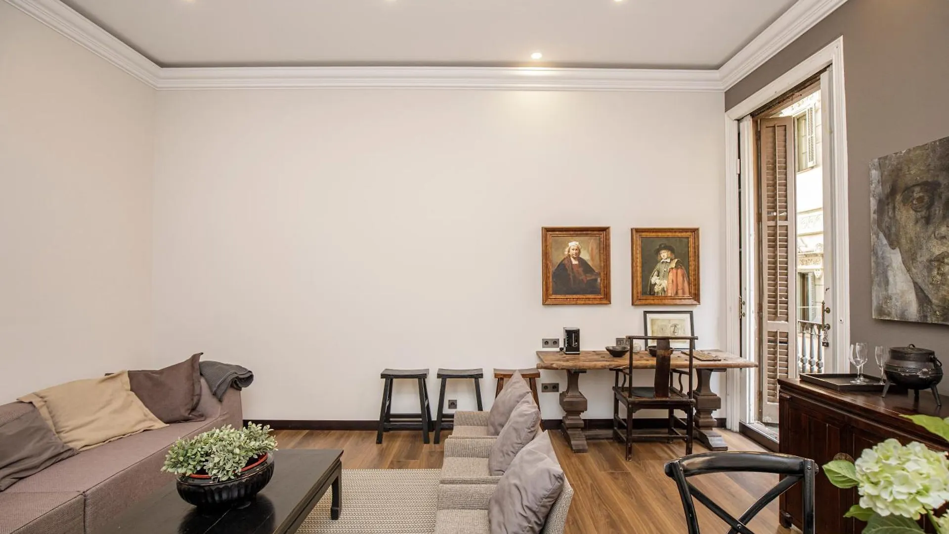 Beautiful Trendy Spacious Apartment Very Central Location 巴塞罗那